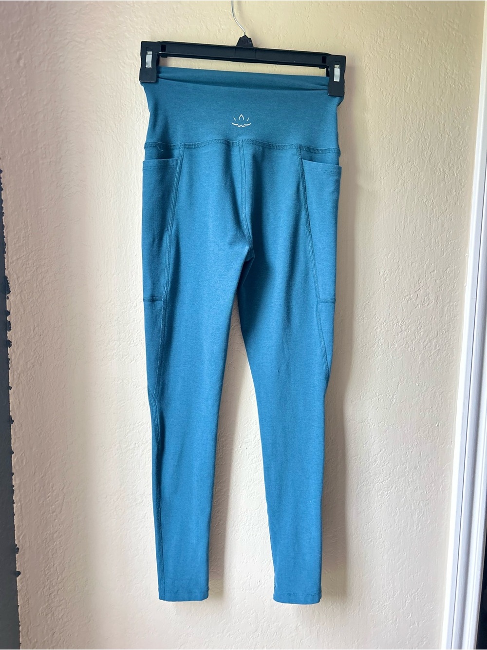 Beyond Yoga Teal High-Waist Leggings with Side Pockets Size X Small